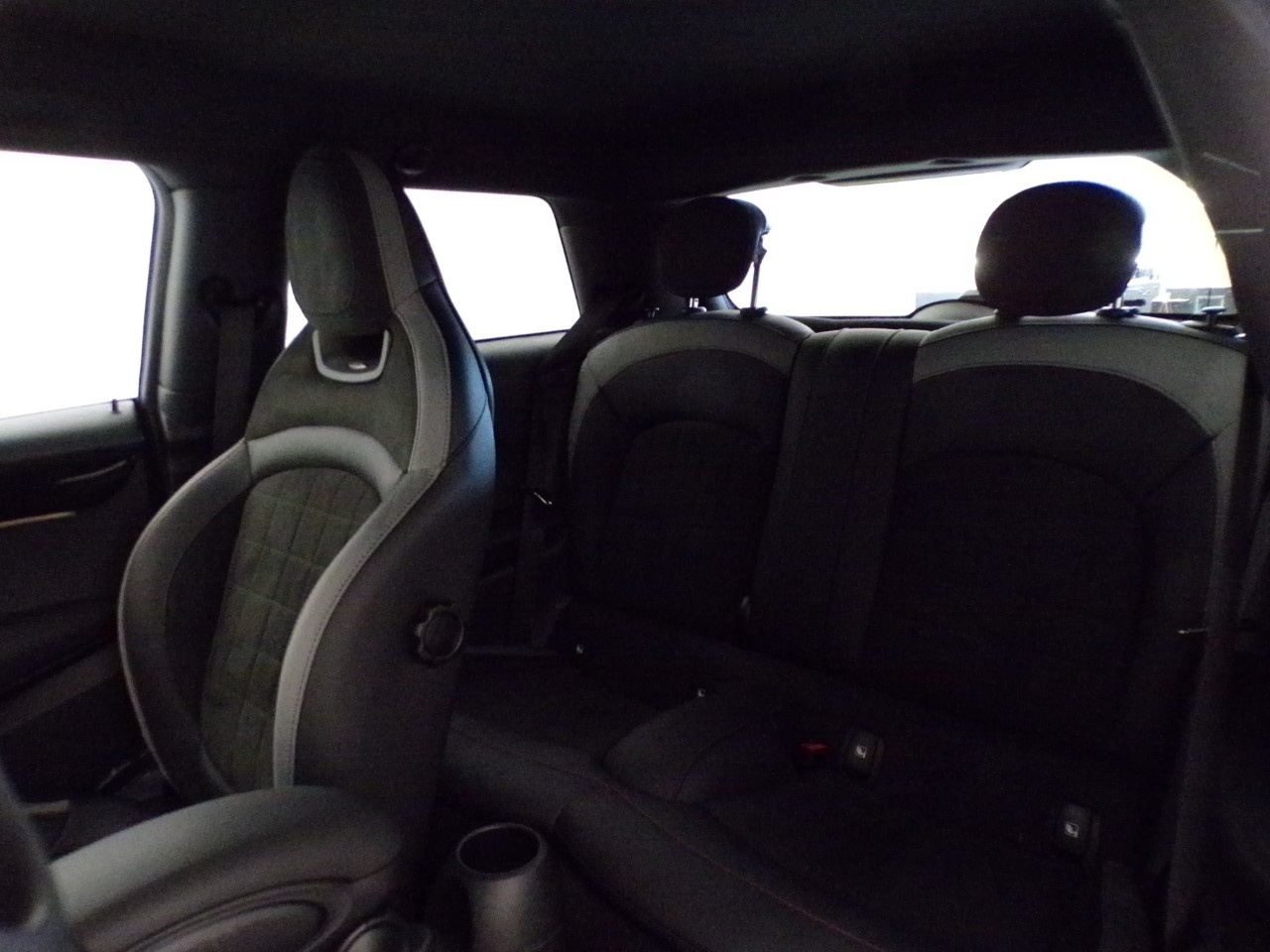 Mini Mini Mini 3p 2.0 JCW Essential auto - 12