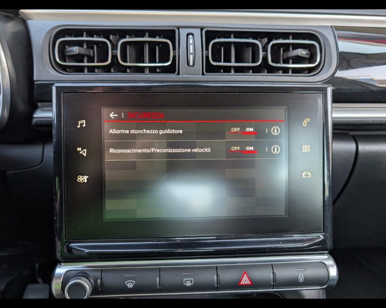 Foto CITROEN C3 1.2 puretech Shine 82cv