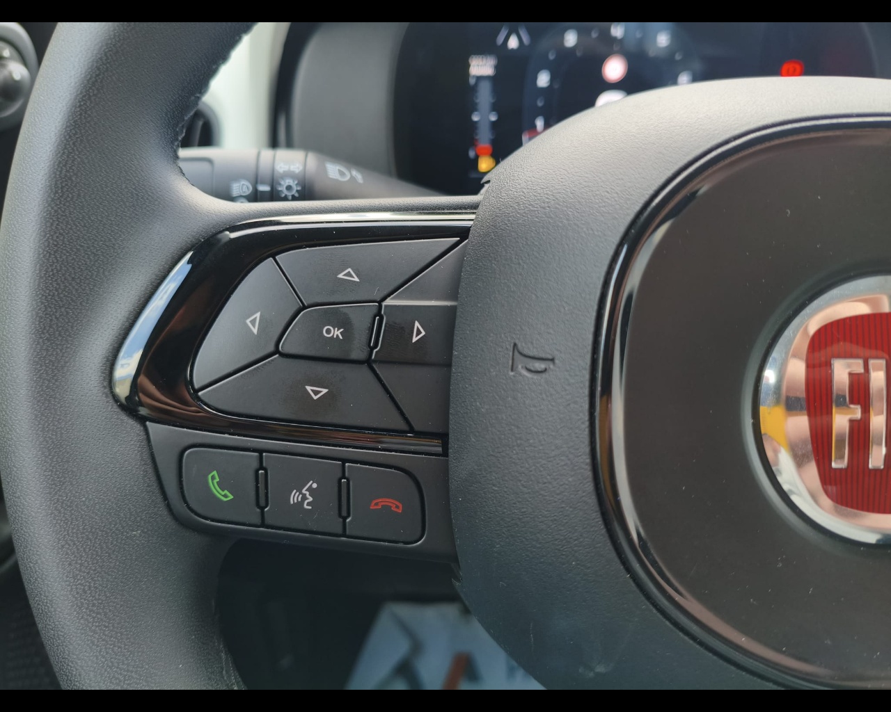 Foto FIAT Pandina Cross 1.0 firefly hybrid s&s 70cv