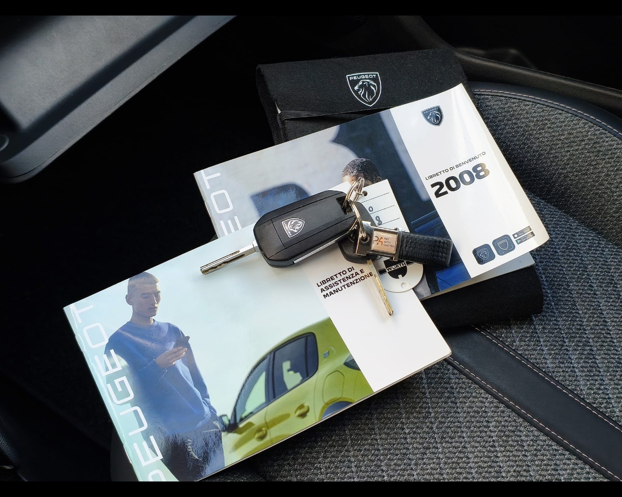 Foto PEUGEOT 2008 1.2 puretech Allure s&s 100cv