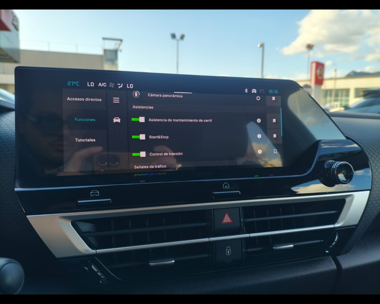Foto CITROEN C4 1.2 hybrid Max 136cv e-dcs6