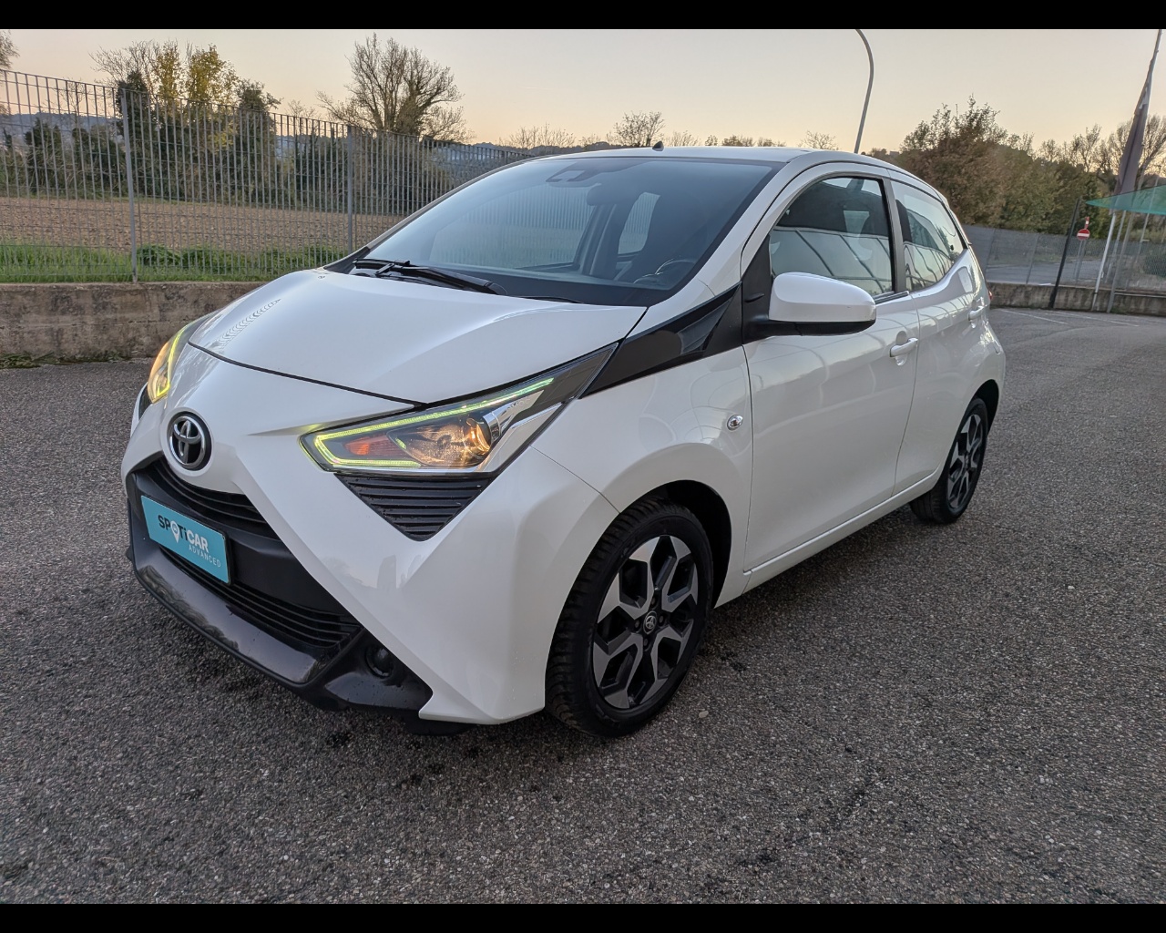TOYOTA Aygo 5p 1.0 x-cool m-mt 72cv Usata