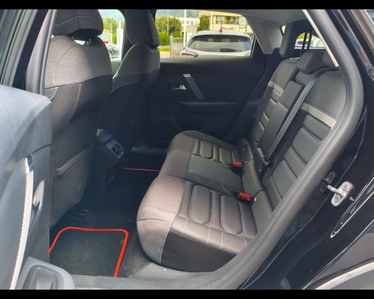 Foto CITROEN C4 1.2 puretech Shine s&s 130cv