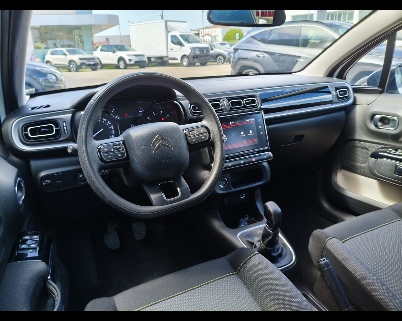 Foto CITROEN C3 1.2 puretech Shine s&s 83cv