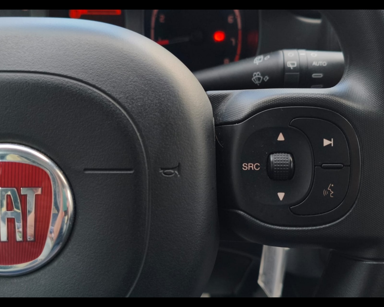 Foto FIAT Panda 1.0 firefly hybrid Cross s&s 70cv 5p.ti