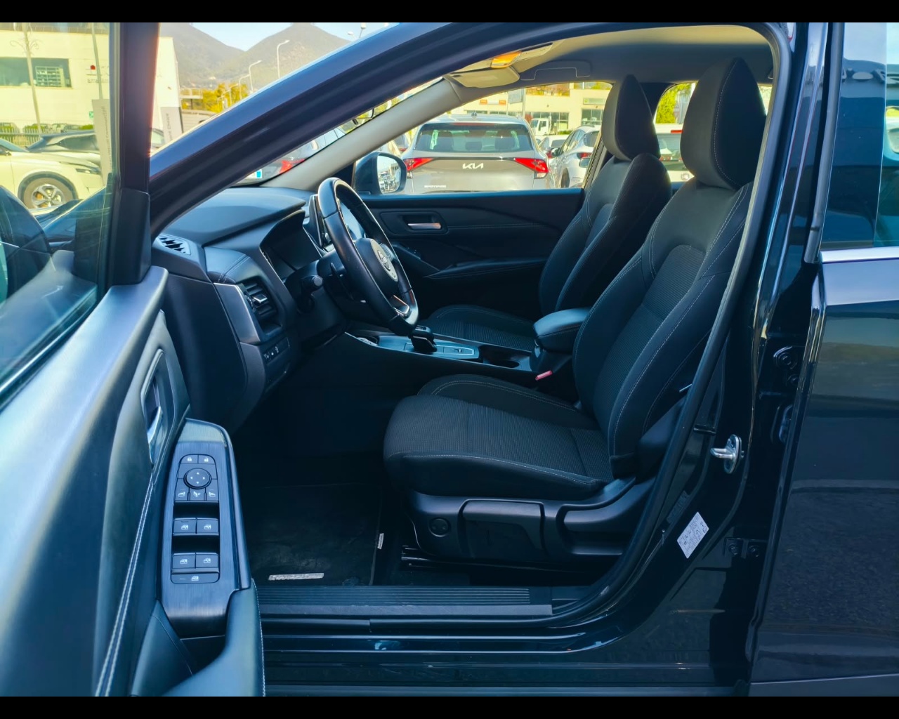 Foto NISSAN Qashqai 1.3 mhev Acenta 2wd 158cv xtronic N1