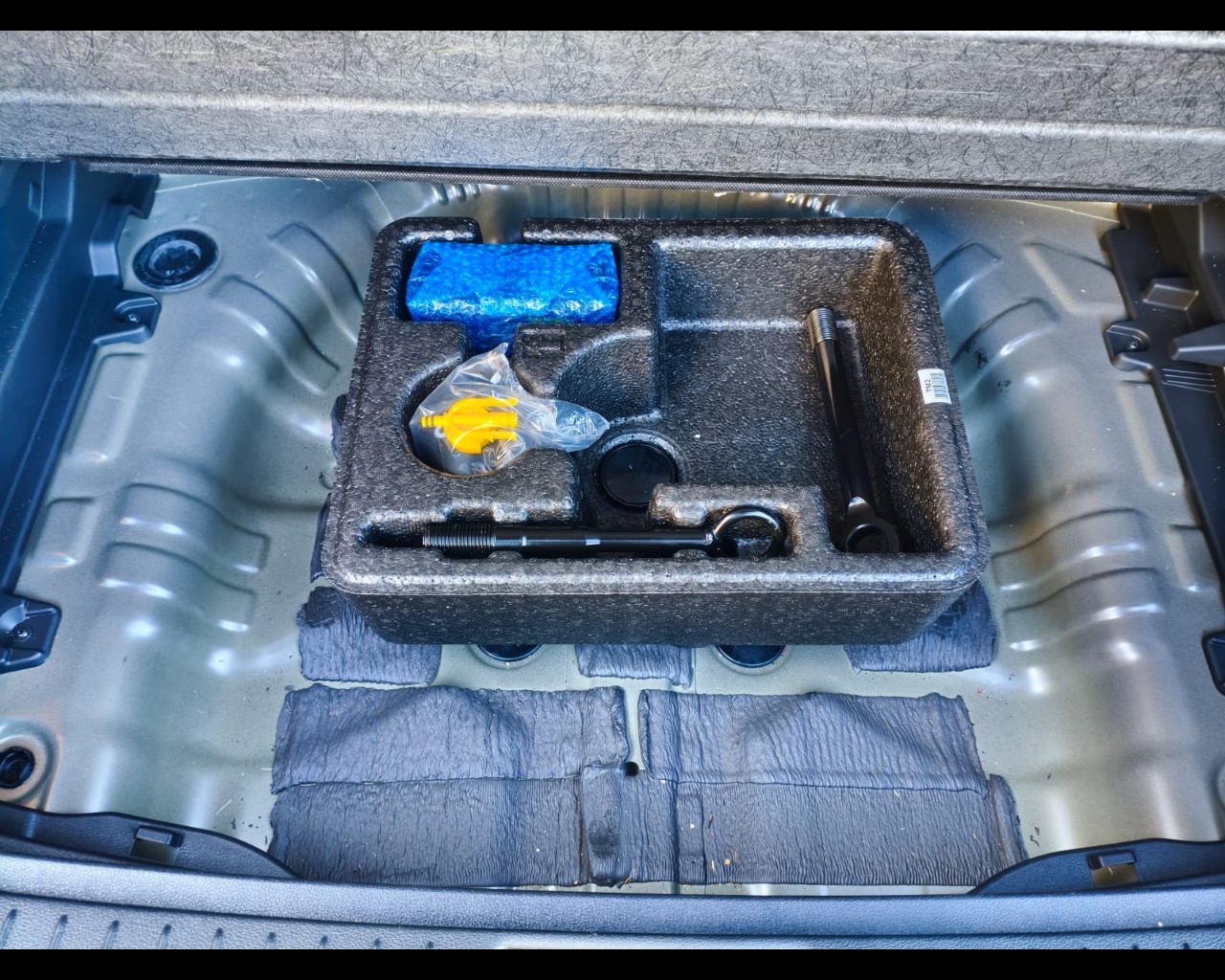 Foto HYUNDAI Kona 1.6 gdi hev Xclass 2wd 141cv dct