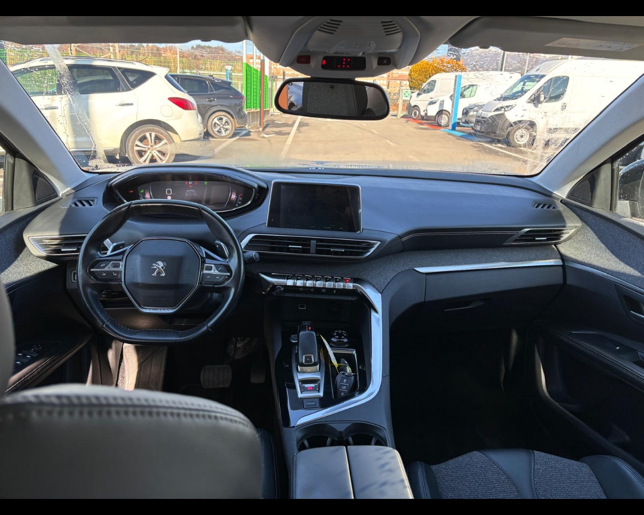 Foto PEUGEOT 5008 1.6 bluehdi Allure s&s 120cv 7p.ti eat6