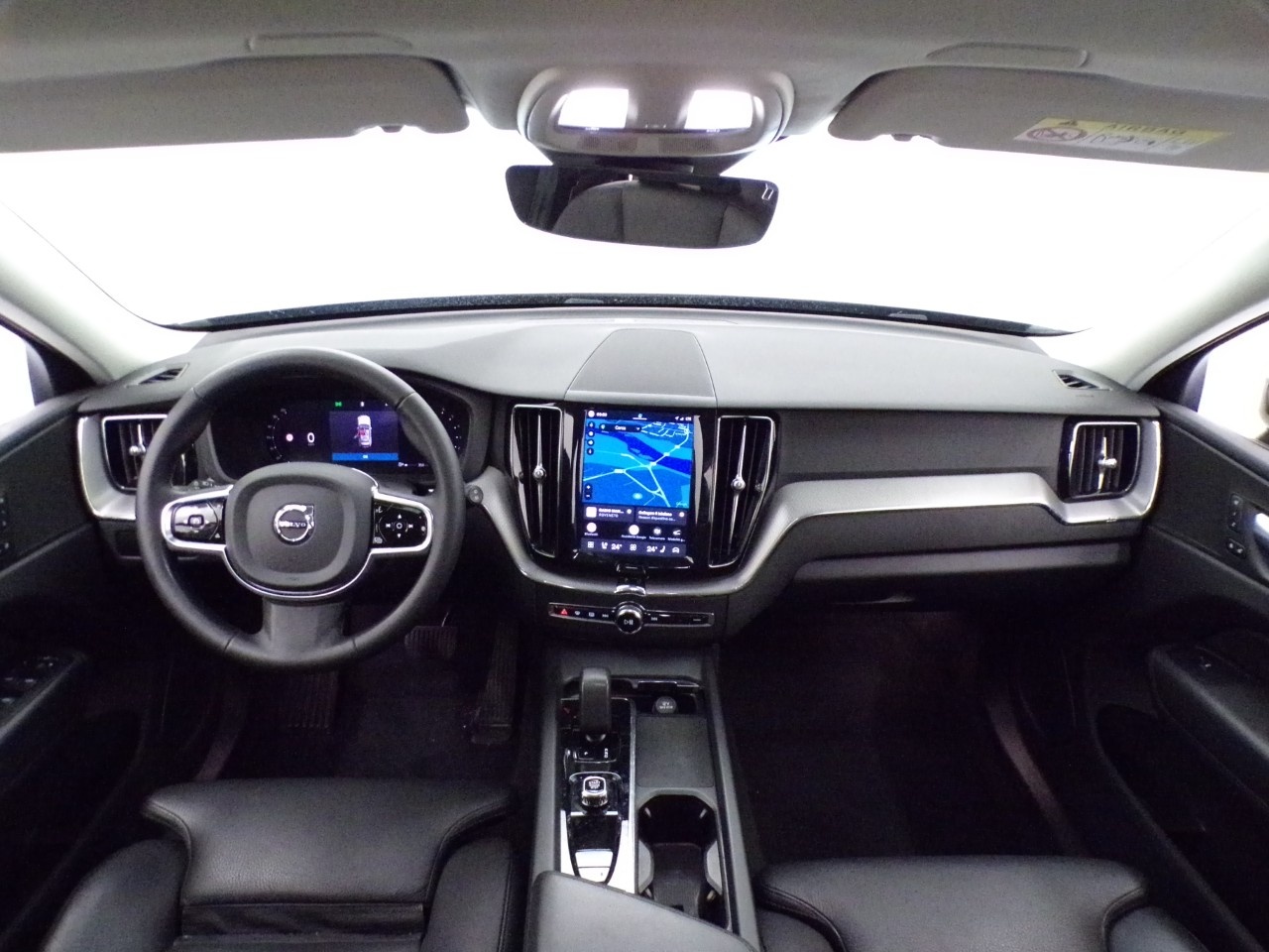 Volvo  XC60 N1 2.0 B4 d Plus Dark auto - 17