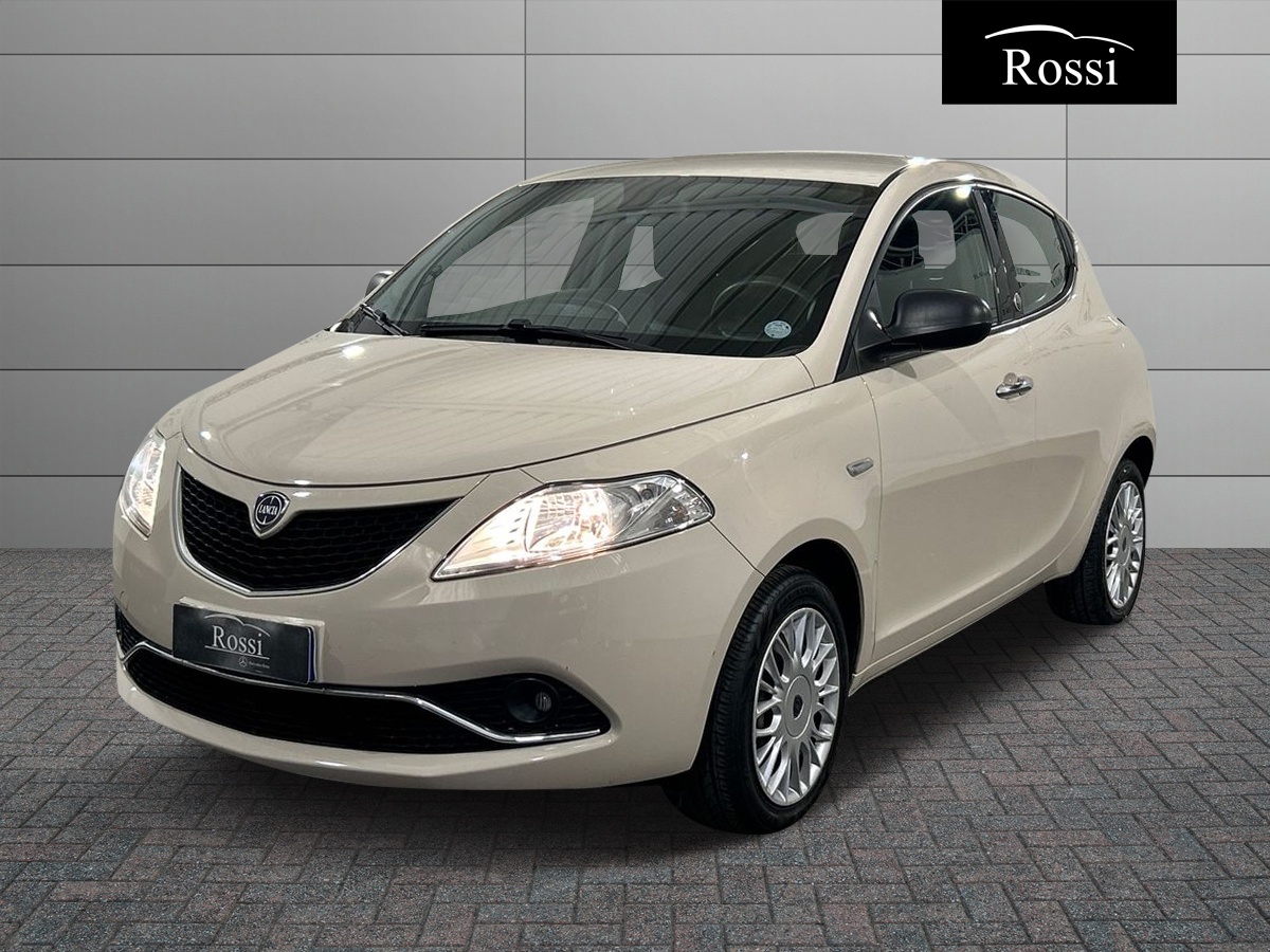 Ypsilon III 2015 – Ypsilon 1.2 Gold ecochic Gpl 69cv my16