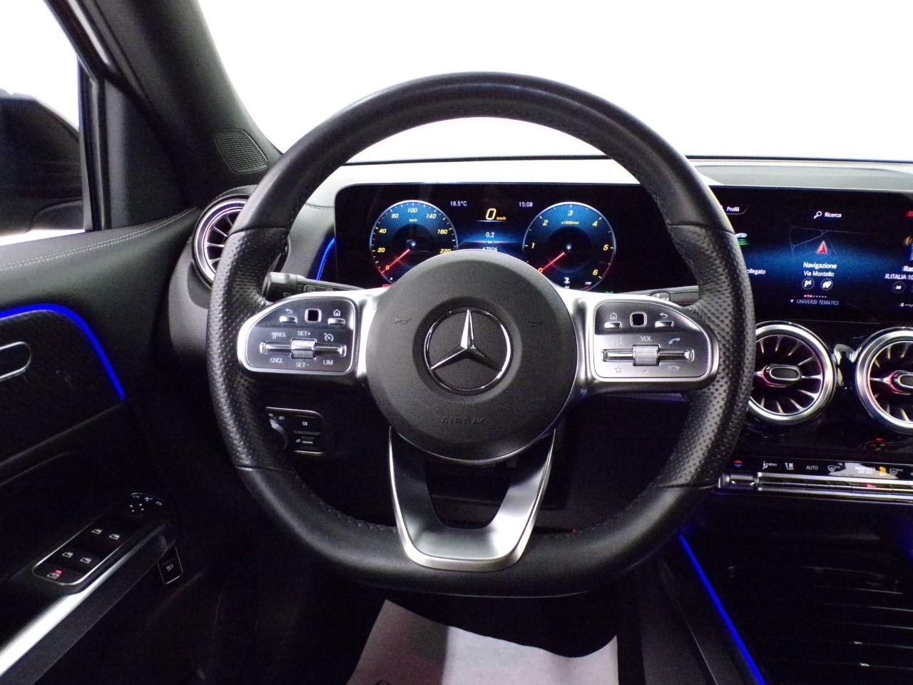 Mercedes  GLB 200 D AMG Line Premium 8G-DCT - 16