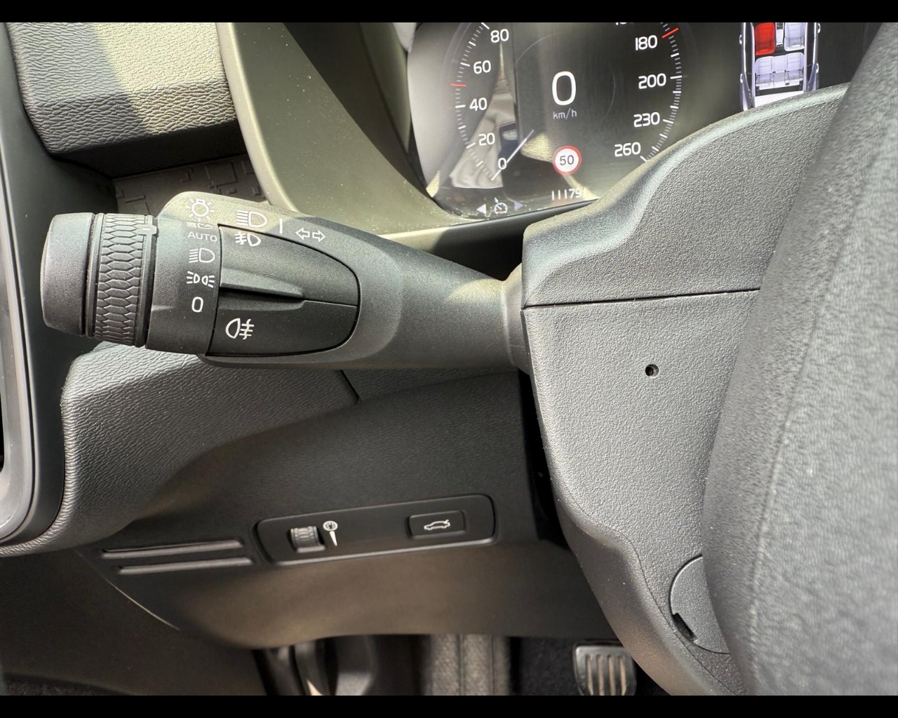Foto VOLVO XC40 N1 1.5 T2 Momentum Core my21