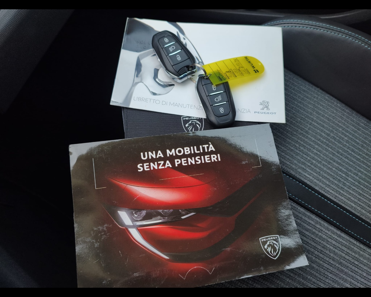 Foto PEUGEOT 3008 1.5 bluehdi Allure Pack s&s 130cv eat8