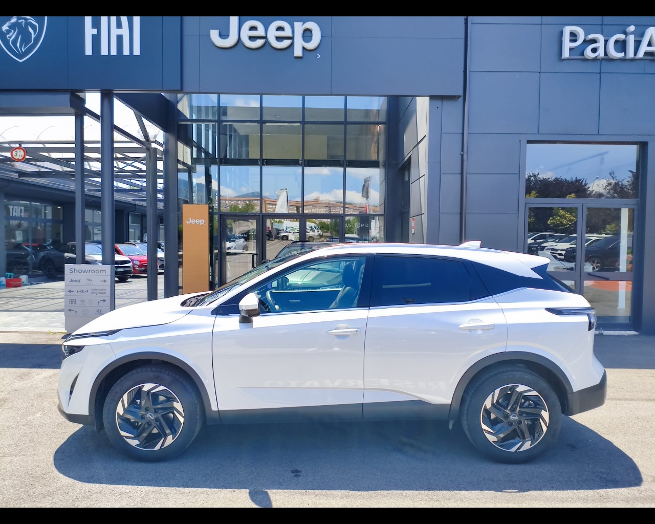 Foto NISSAN Qashqai 1.3 mhev N-Connecta 2wd 140cv