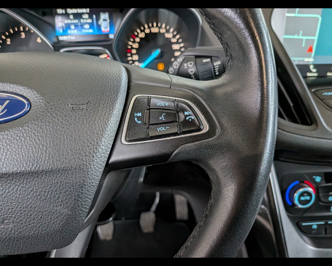 Foto FORD Kuga 1.5 tdci Titanium s&s 2wd 120cv