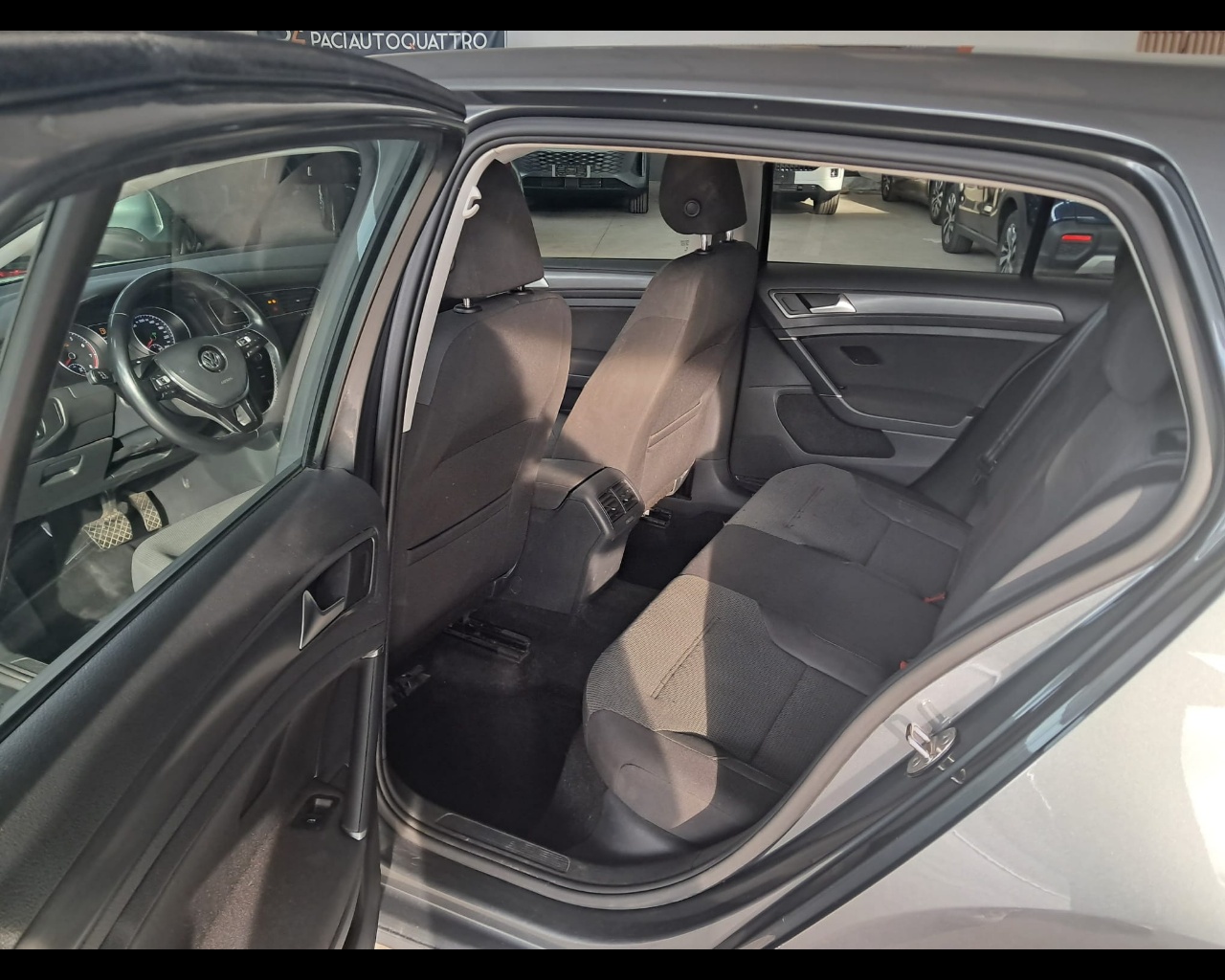 Foto VOLKSWAGEN Golf 5p 1.5 tgi Executive 130cv dsg