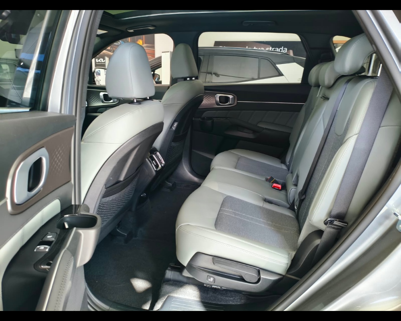 Foto KIA SORENTO MY25 2.2 DCT 2WD STYLE SR