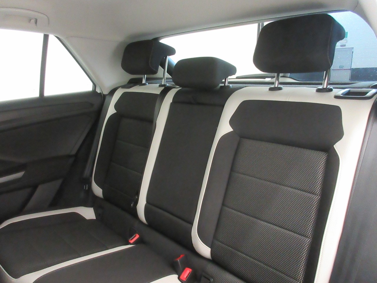 Volkswagen T-Roc 1.6 tdi Advanced - 13