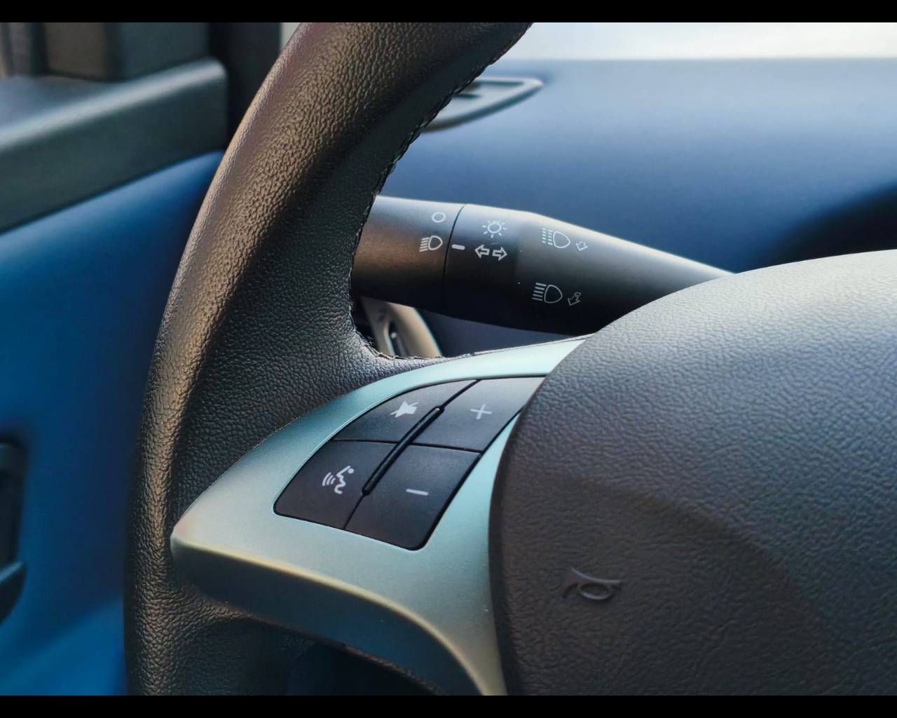 Foto LANCIA Ypsilon 1.0 firefly hybrid Platino s&s 70cv