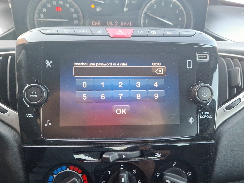 LANCIA Ypsilon 1.0 firefly hybrid Gold s&s 70cv Ibrida usato - 10