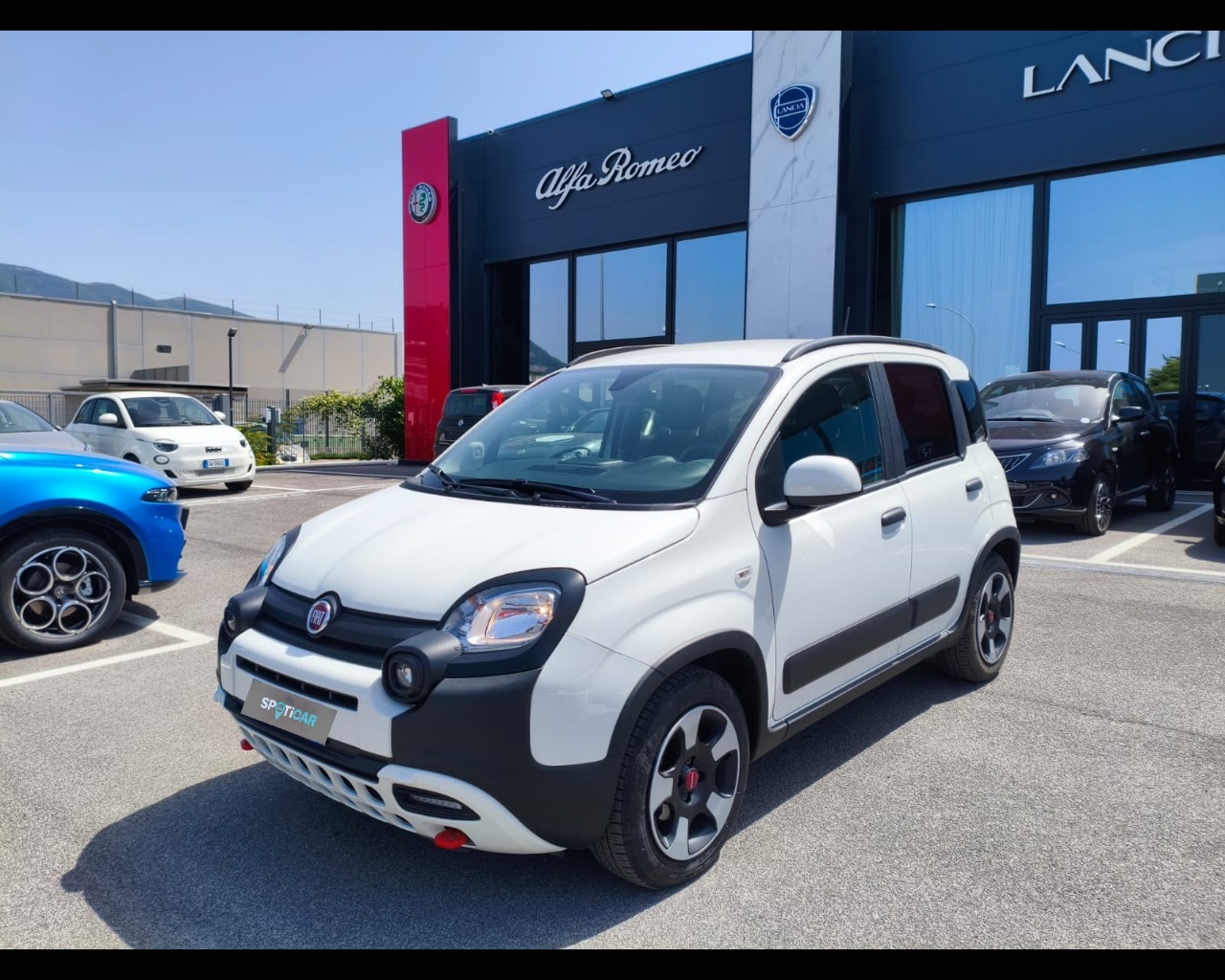 FIAT Panda 1.0 firefly hybrid Cross s&s 70cv 5p.ti usata per neopatentati