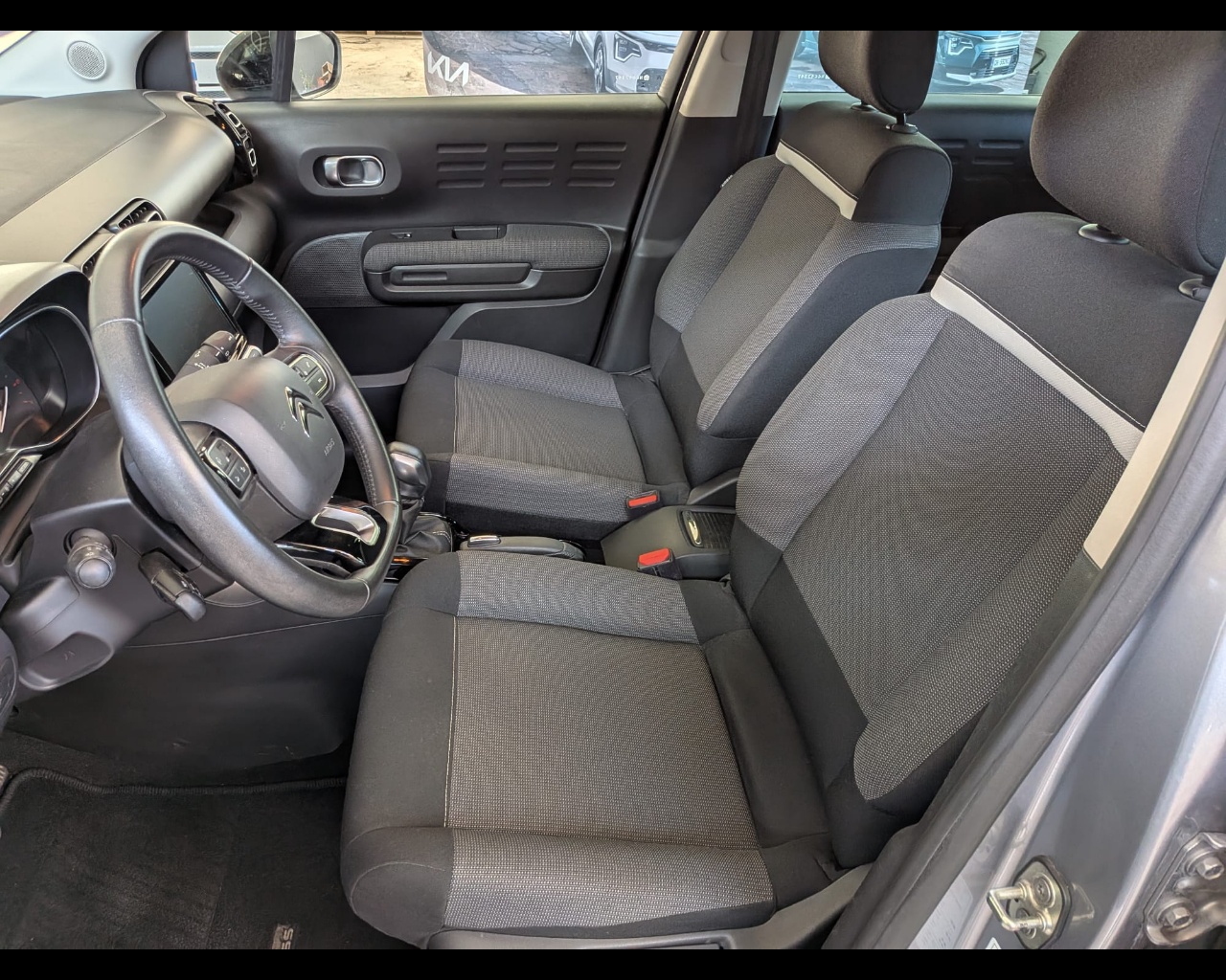 Foto CITROEN C3 Aircross 1.2 puretech Shine Pack s&s 130cv eat6