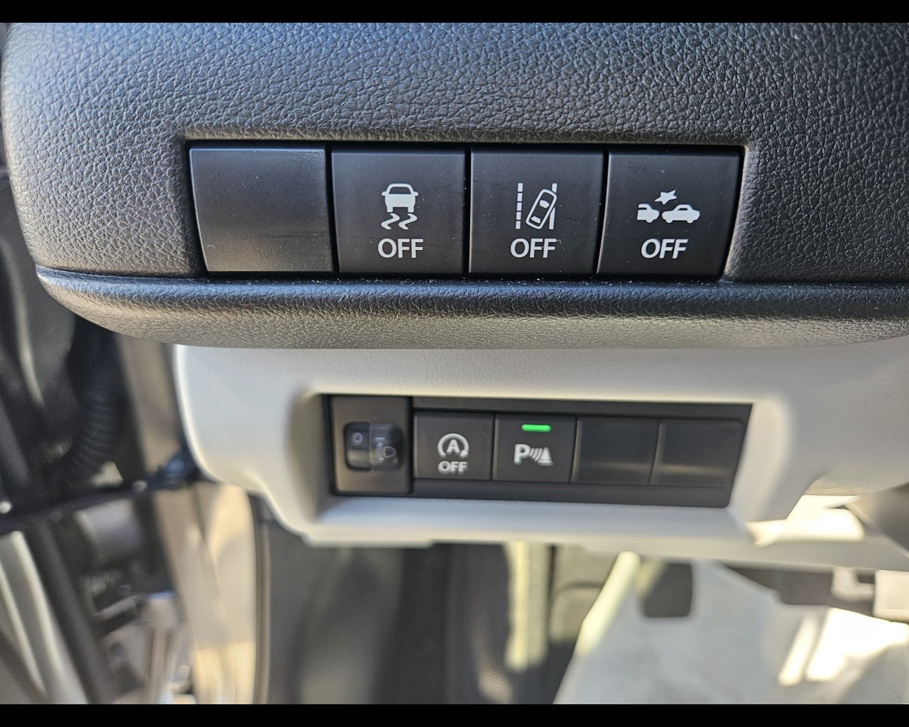 Foto SUZUKI Swift 1.2h Top 2wd