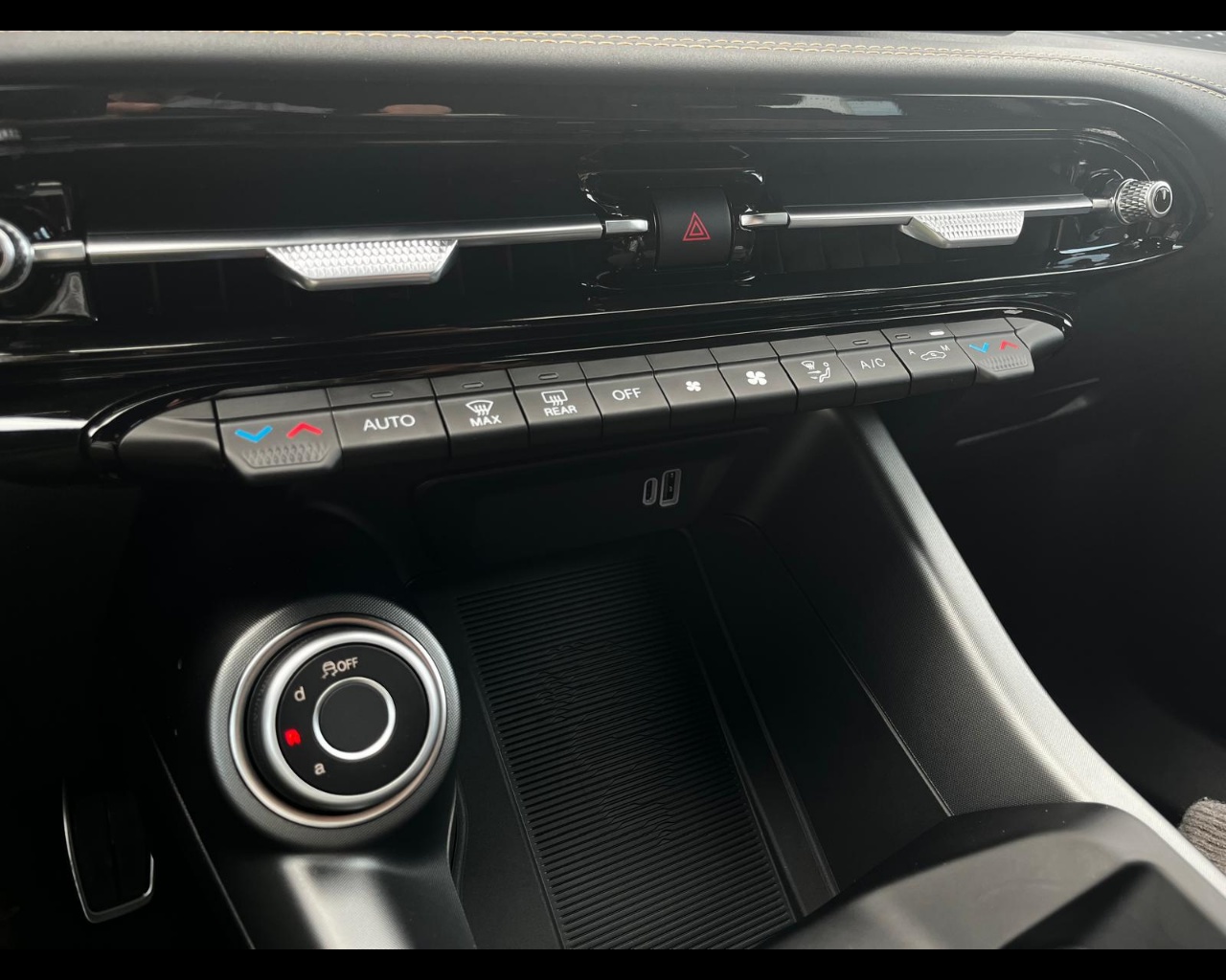 Foto ALFA ROMEO Tonale Ibrida My25 Hybrid 160cv Sprint