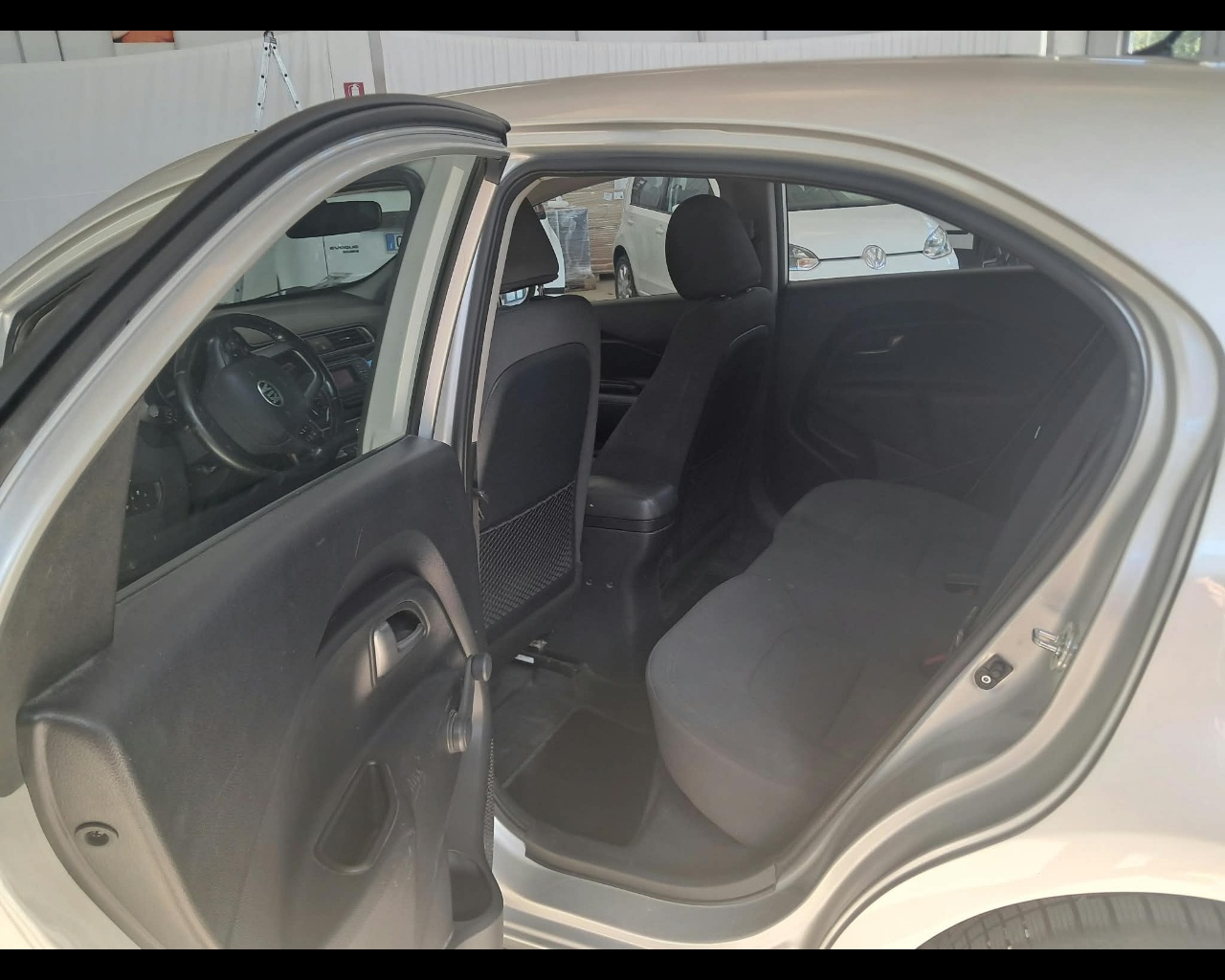 Foto KIA Rio 5p 1.1 crdi Active E6