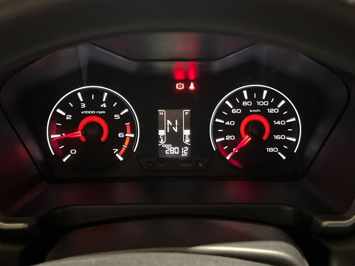 Mahindra KUV100 Usato 2025 KUV100 Cerea