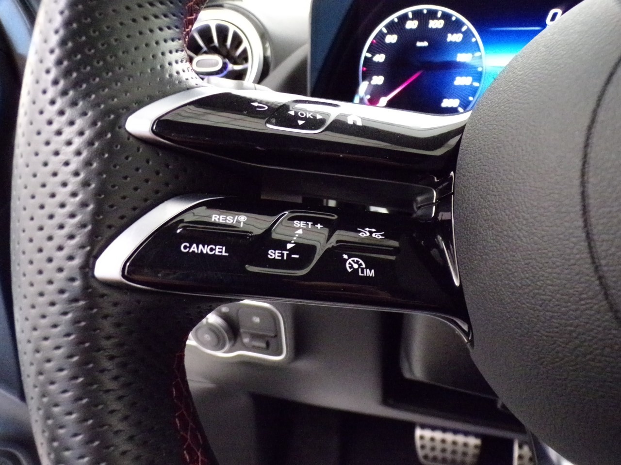 Mercedes GLA GLA 200 D AMG Line Advanced Plus 4Matic 8G-DCT - 16