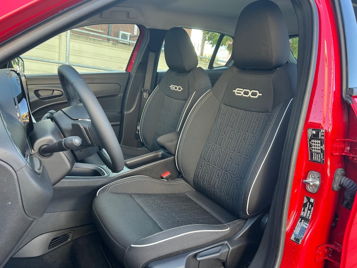 FIAT 600 Hybrid Pop 1.2 Hybrid 145cv Ibrido benzina Aziendale - 4