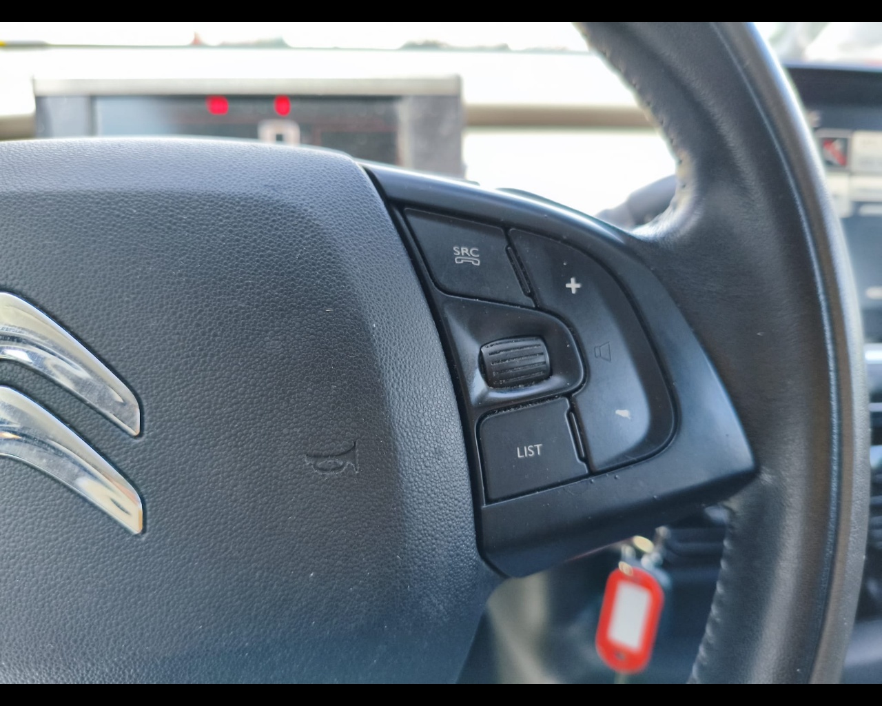 Foto CITROEN C4 Cactus 1.6 bluehdi Shine 100cv