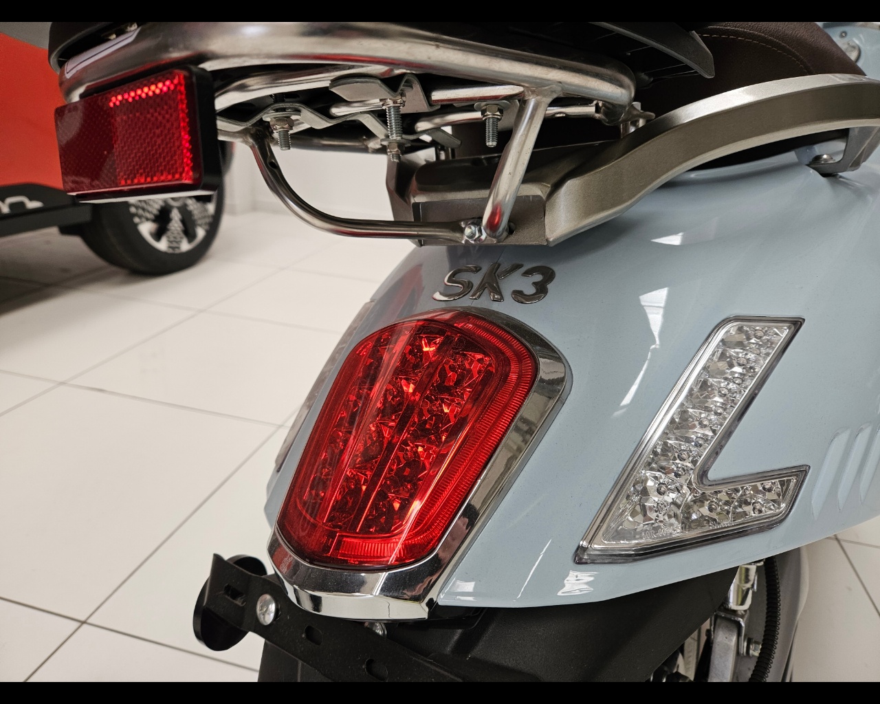 ETRIKO BASIC SCOOTER ELETTRICO 2000W 45KMH 60V 26AH CON BAULETTO Aziendale - 12