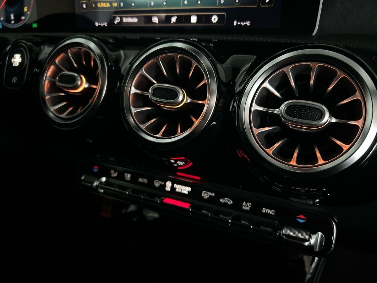 Mercedes Classe A Classe A 180 D Premium 7G-DCT - 13