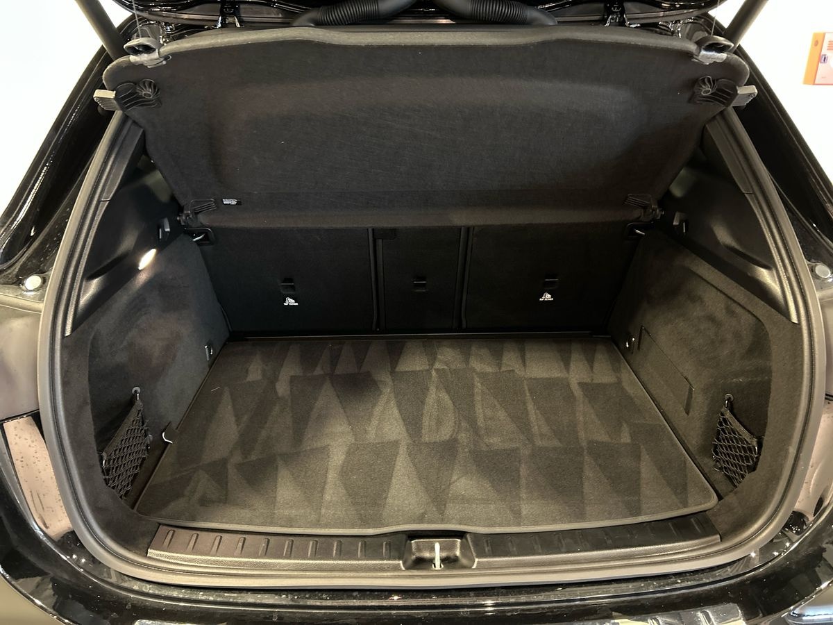 Mercedes  GLA 180 Progressive Advanced auto - 8