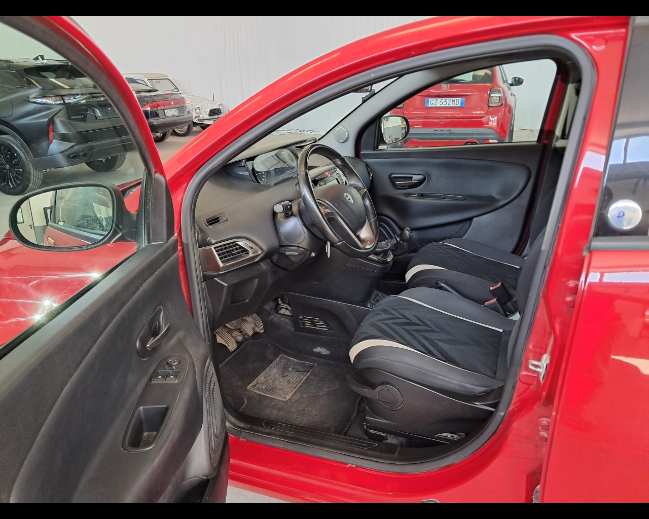 Foto LANCIA Ypsilon 1.2 Gold ecochic Gpl 69cv 