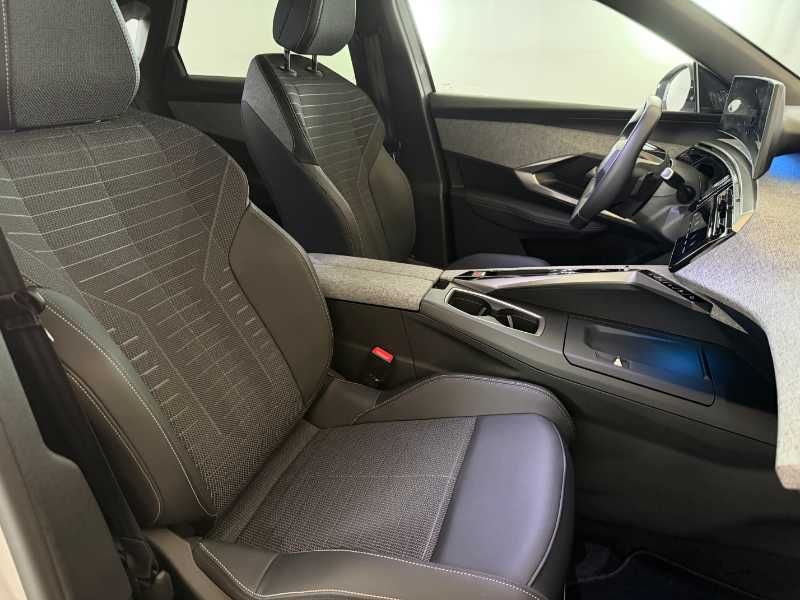 Nuovo 3008 Allure - Hybrid 136 E-dcs6