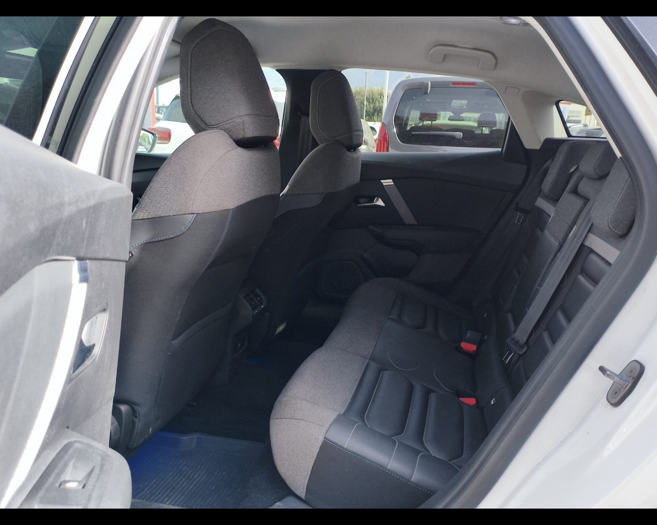 Foto CITROEN C4 1.5 bluehdi Shine s&s 130cv eat8