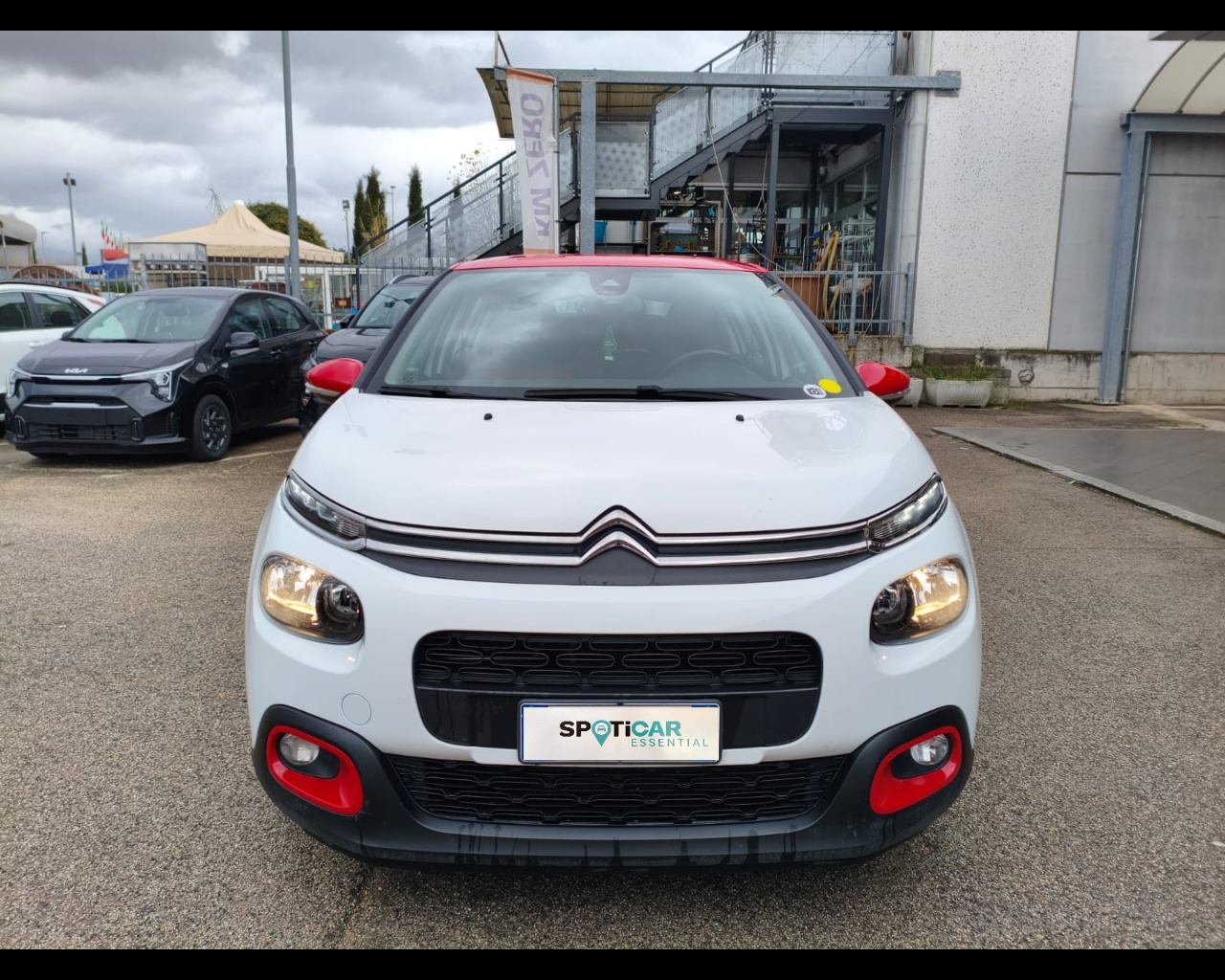 Foto CITROEN C3 1.2 puretech Shine 82cv