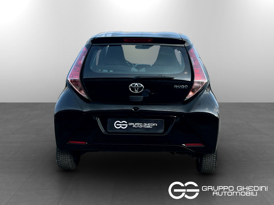 TOYOTA Aygo 1.0 x-play 5p my15 Benzina usato - 4