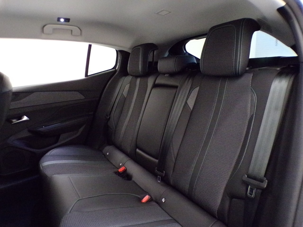 Peugeot 408 408 1.2 Hybrid 48V 136cv Allure e-DCS6 - 13