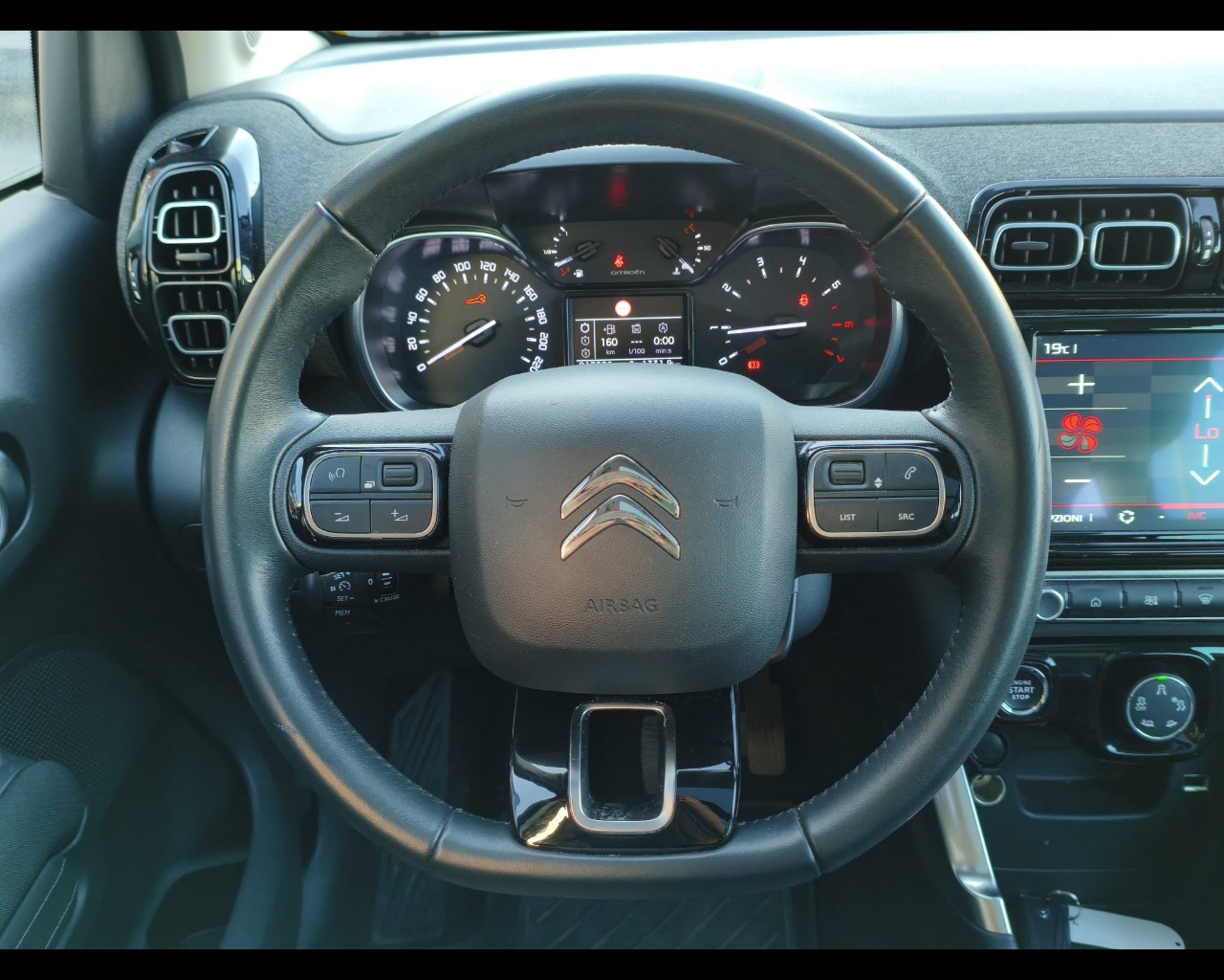 Foto CITROEN C3 Aircross 1.5 bluehdi Shine Pack s&s 110cv