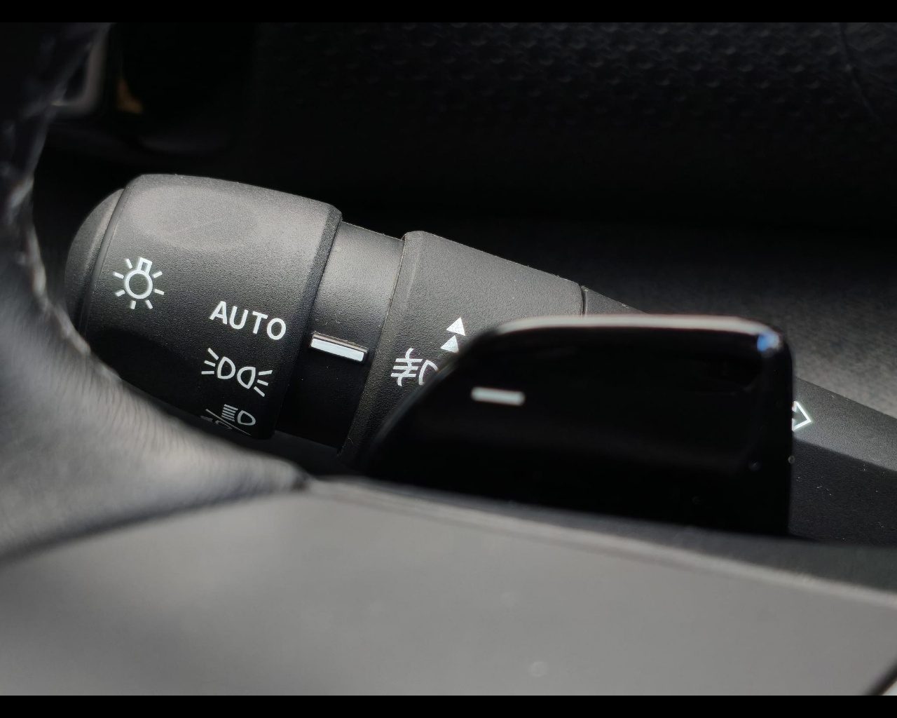 Foto CITROEN C4 1.2 puretech Shine s&s 130cv eat8