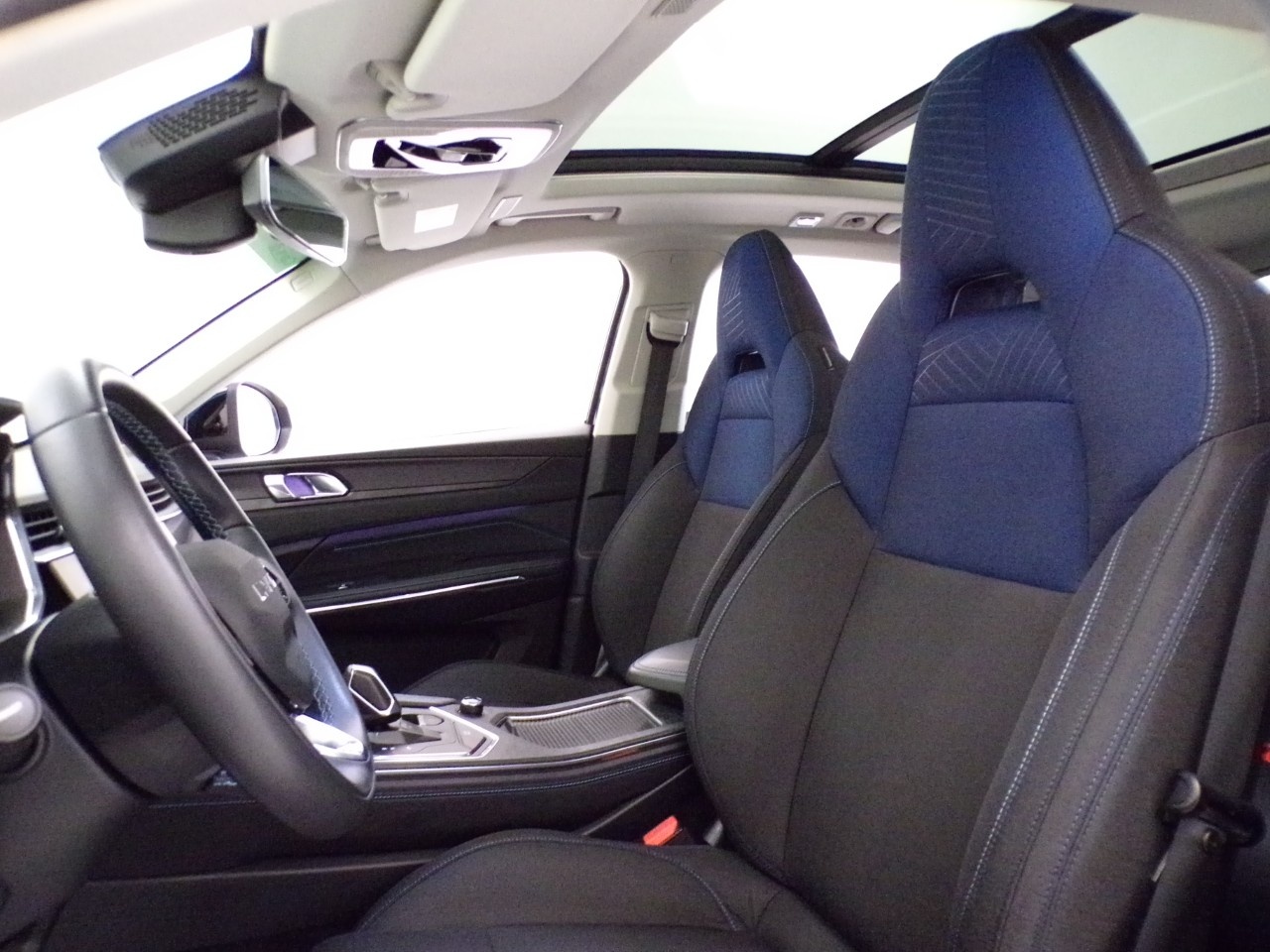 Lynk&co 01 01 1.5 TD phev DCTH - 12