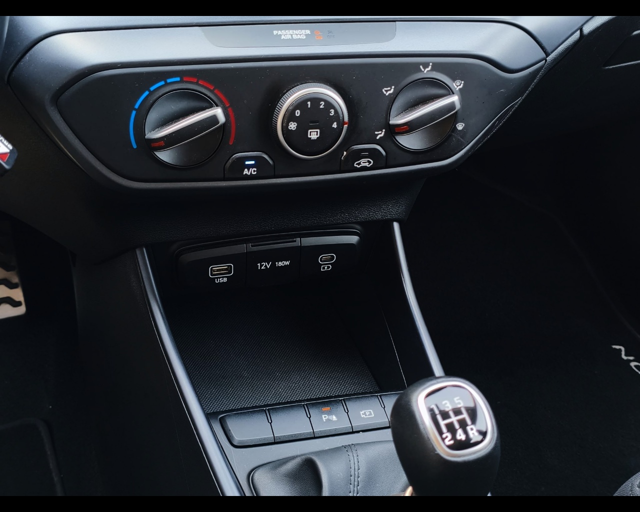 Foto HYUNDAI Bayon 1.2 Gpl Xline 78cv mt