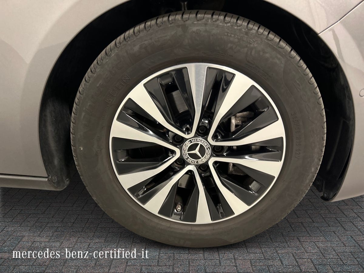 Mercedes  Classe A 180 D Advanced Speedshift DCT AMG 8G - 17
