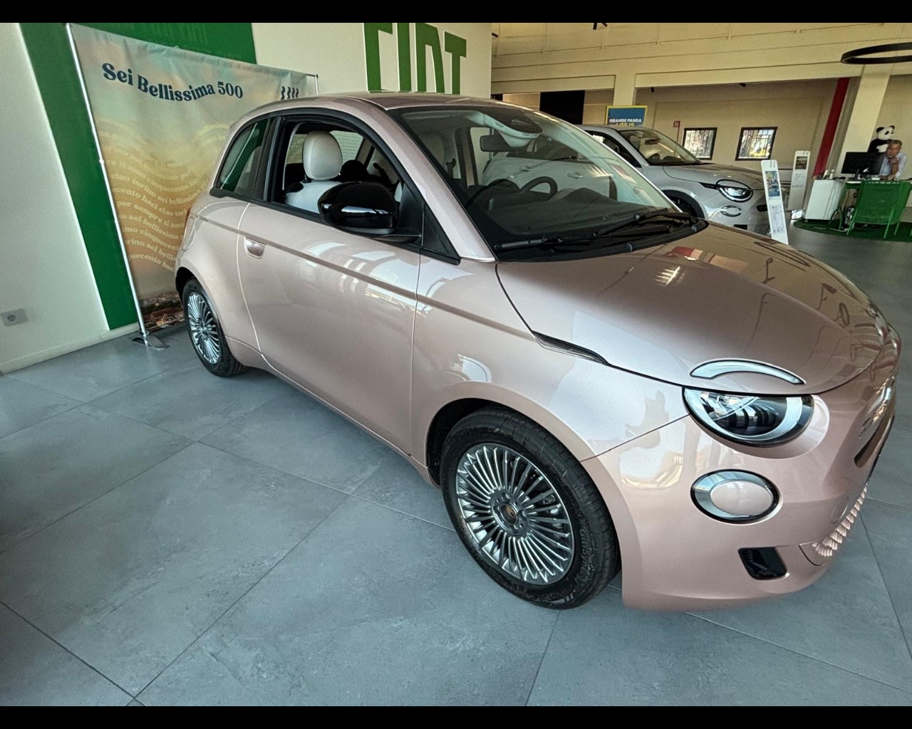 Foto FIAT 500 Hybrid Berlina Icon 1.0 Hybrid Berlina