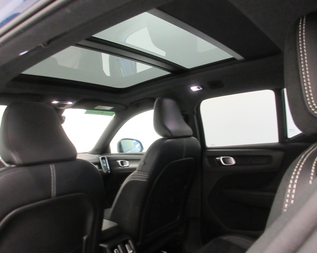 Volvo XC40 XC40 2.0 D4 R-Design AWD Geartronic - 14