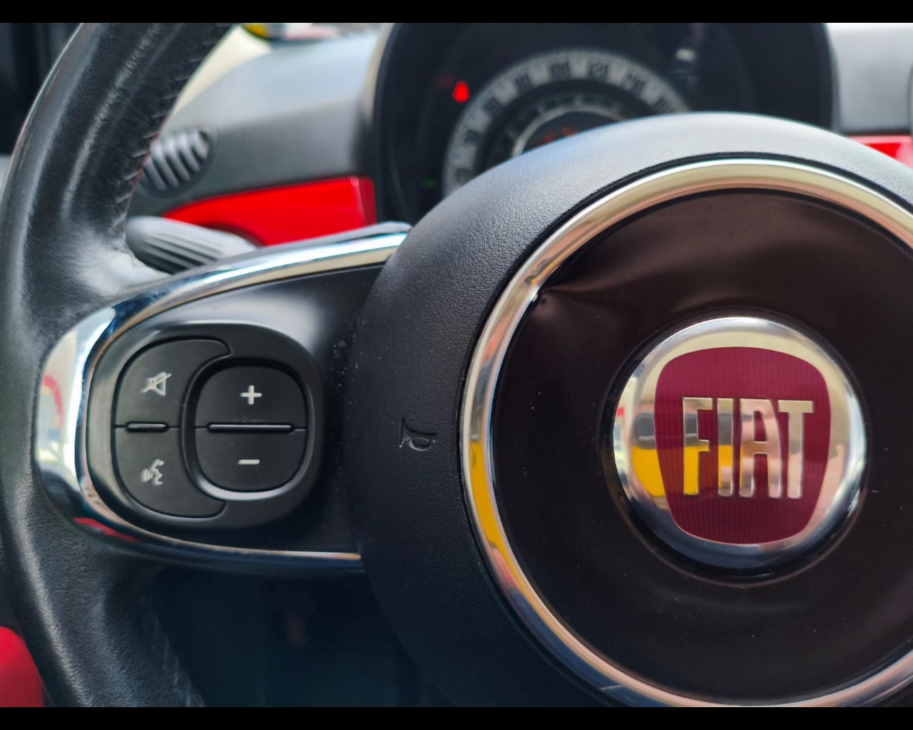 Foto FIAT 500 1.2 69cv edizione "Rosso Amore" 